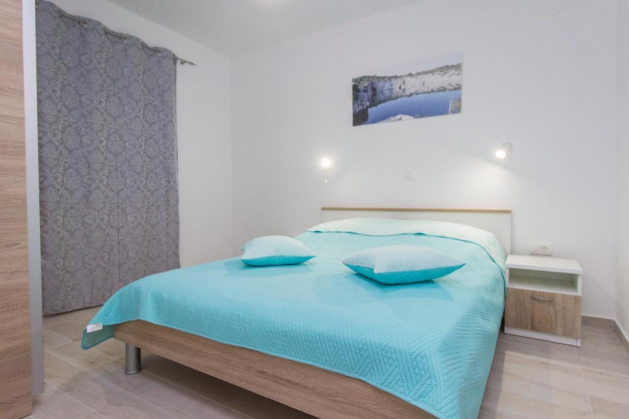 Apartmani Malis Ražanj Buitenkant foto